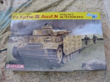 images/productimages/small/Pz.Kpfw.III Ausf.N Dragon 6474 1;35 nw.voor.jpg